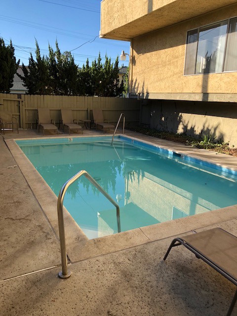 Foto principal - 5000 Whitsett Ave