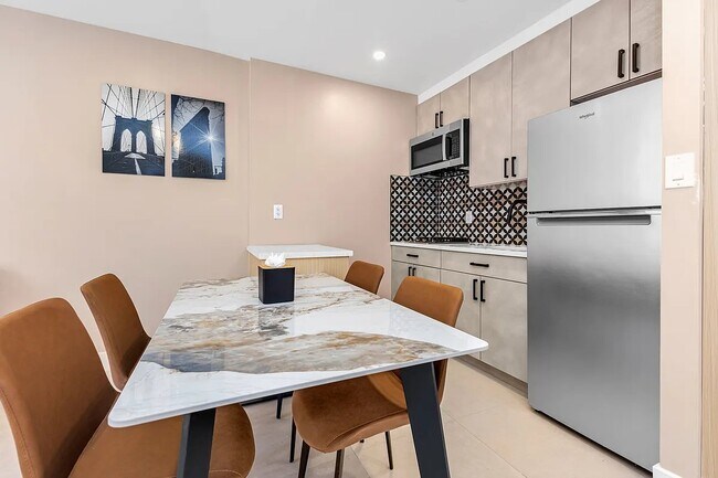 Foto del edificio - 32 Rutgers St