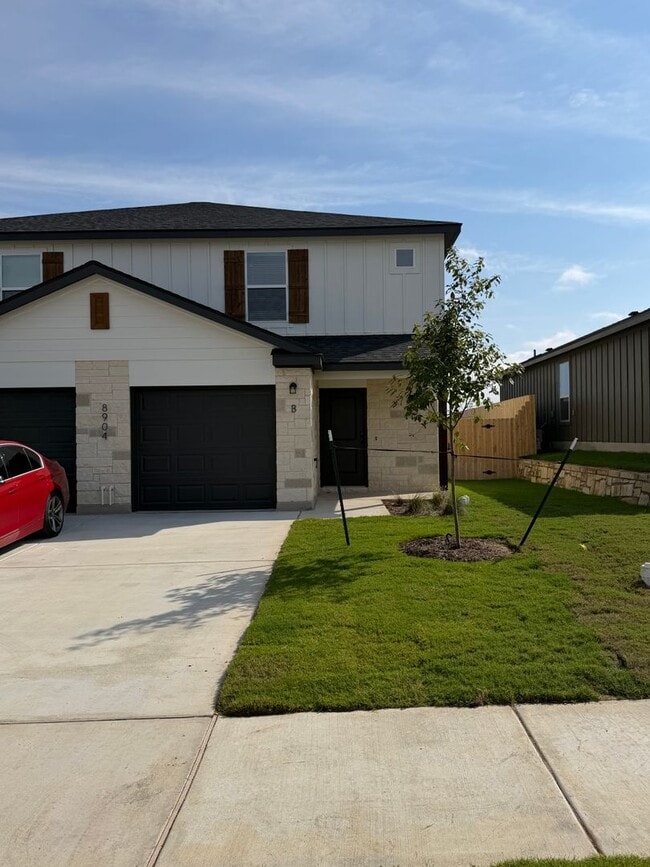 Building Photo - 8904 Little Leaf Mullberry Dr