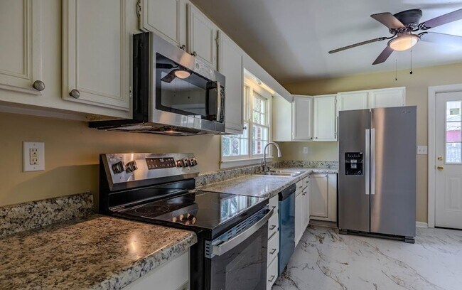 Foto del edificio - 102 Beech Creek Dr NW