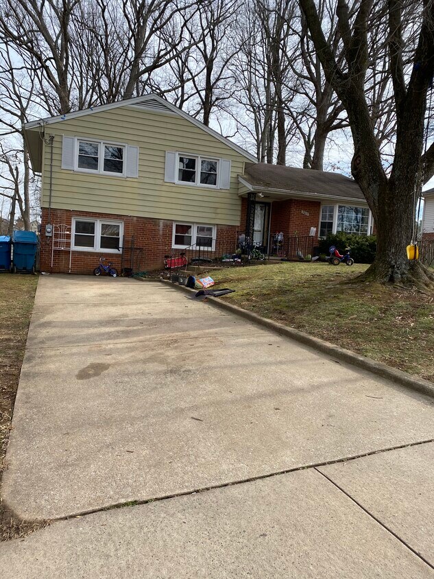 7417 Bath St, Springfield, VA 22150 House for Rent in Springfield, VA