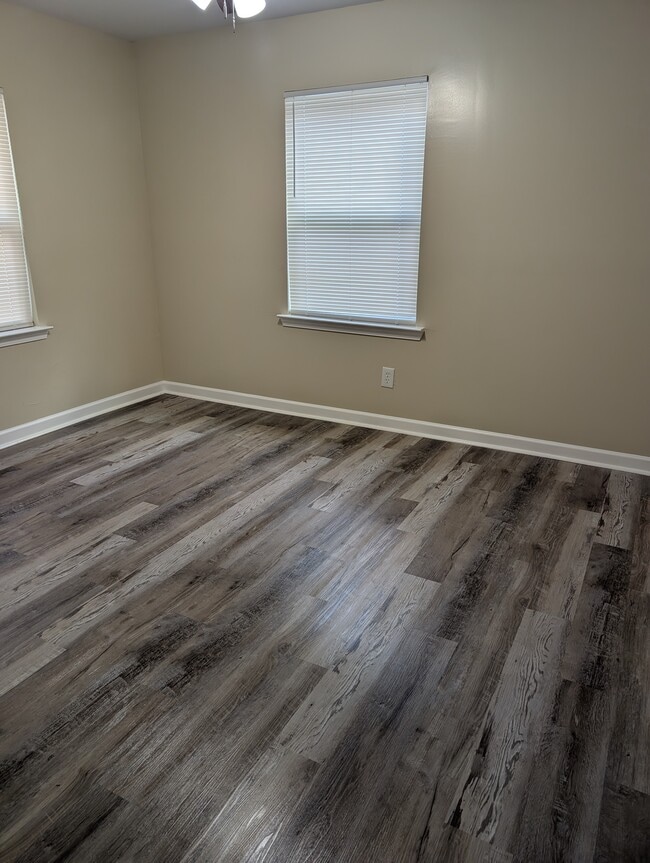 Building Photo - 809 Welworth St