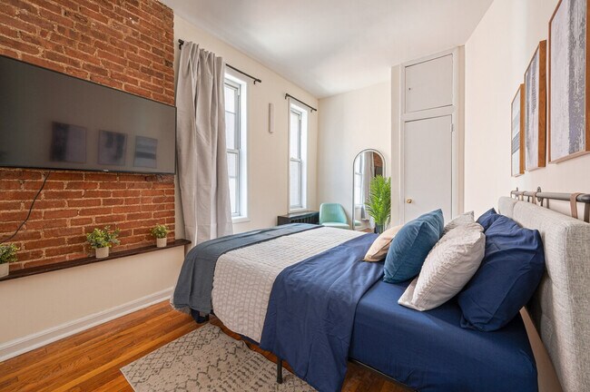 Building Photo - 310e E 93rd St