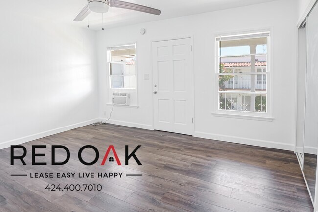 Foto del edificio - Incredible, Completely Remodeled Spacious ...