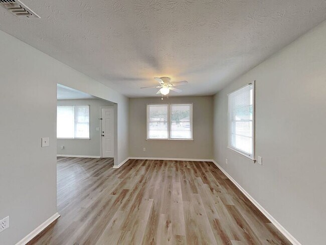 Building Photo - 6053 Elmgrove Ave