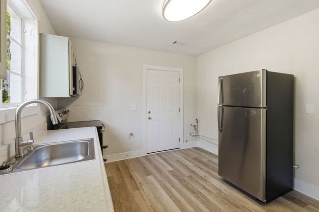 Foto del edificio - 116 Chester Ave