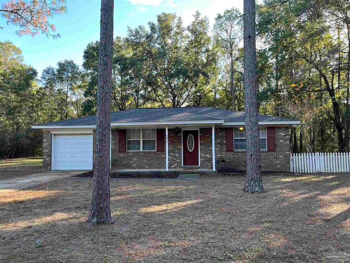 6677 Trail Ride S, Milton, FL 32570 House Rental in Milton, FL