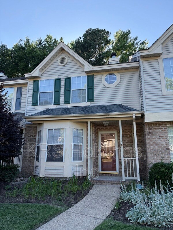 Primary Photo - 146 Corwin Cir