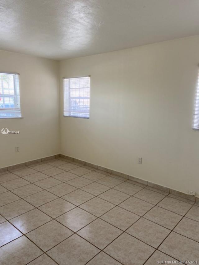 Building Photo - 3639 NW 20th Ct