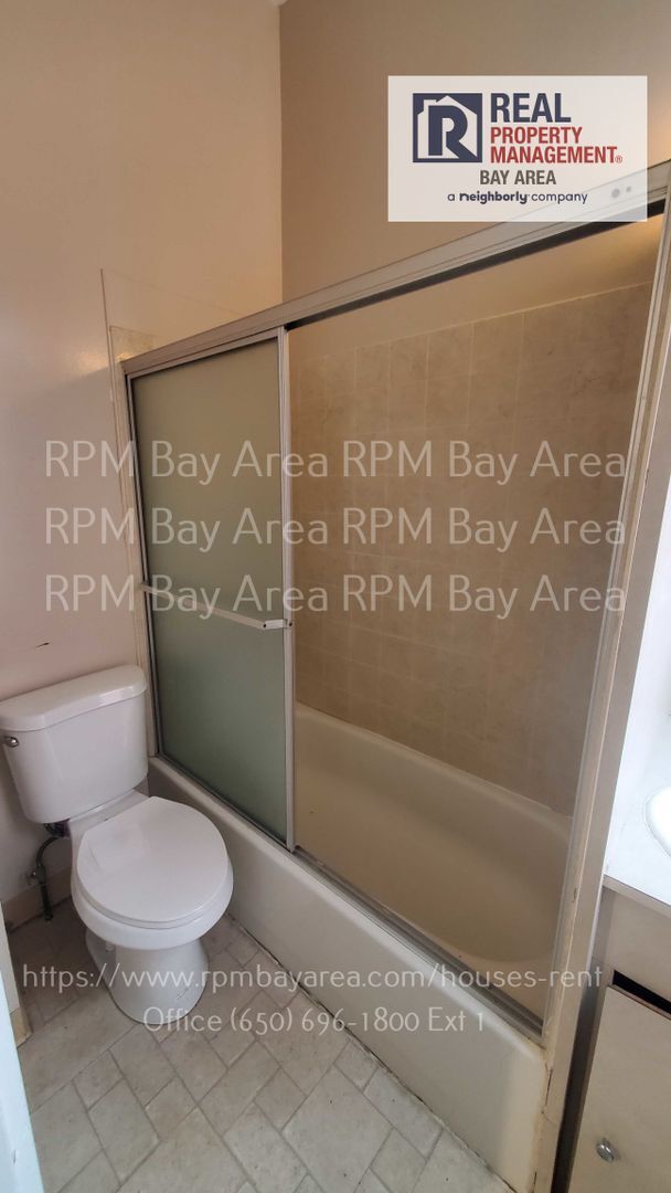Foto del edificio - 2437-2441 Dwight Way