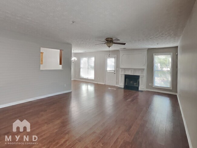 Foto del edificio - 2013 Briar Creek Ct NE