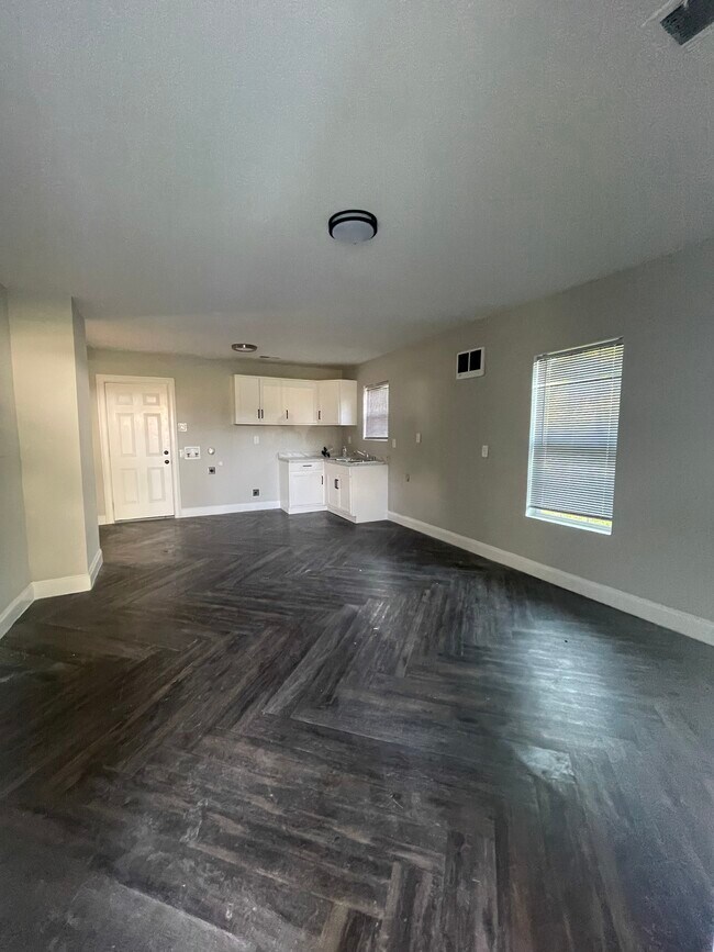 Foto del edificio - 1157 N Evergreen St