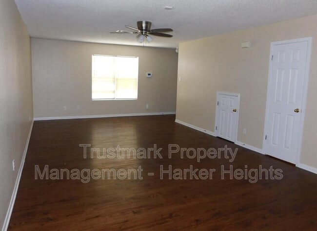Foto del edificio - 3103 Courtney Ln