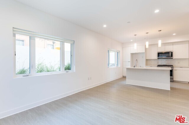 Foto del edificio - 843 Wilcox Ave