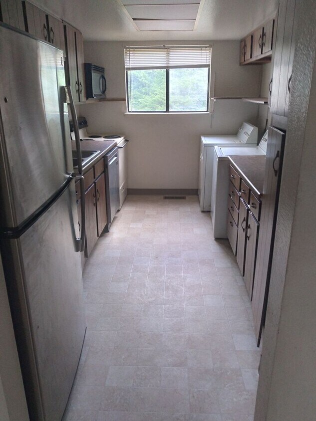 Building Photo - 3485 Rosalinda Dr