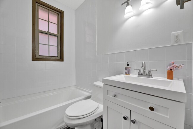 Foto del edificio - 1439 Euclid St NW