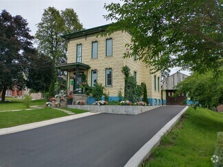 Building Photo - 25 Courtland Ave E