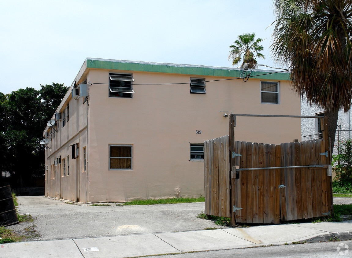 Rear View - 519 SW 5th St