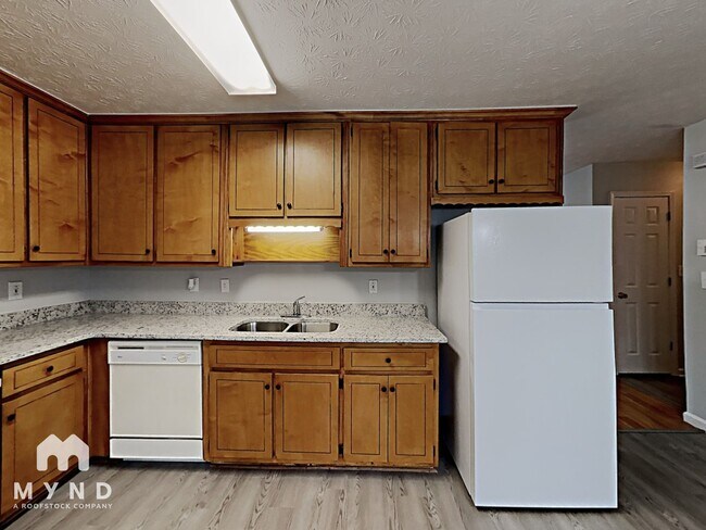 Foto del edificio - 10125 Village Dr NW