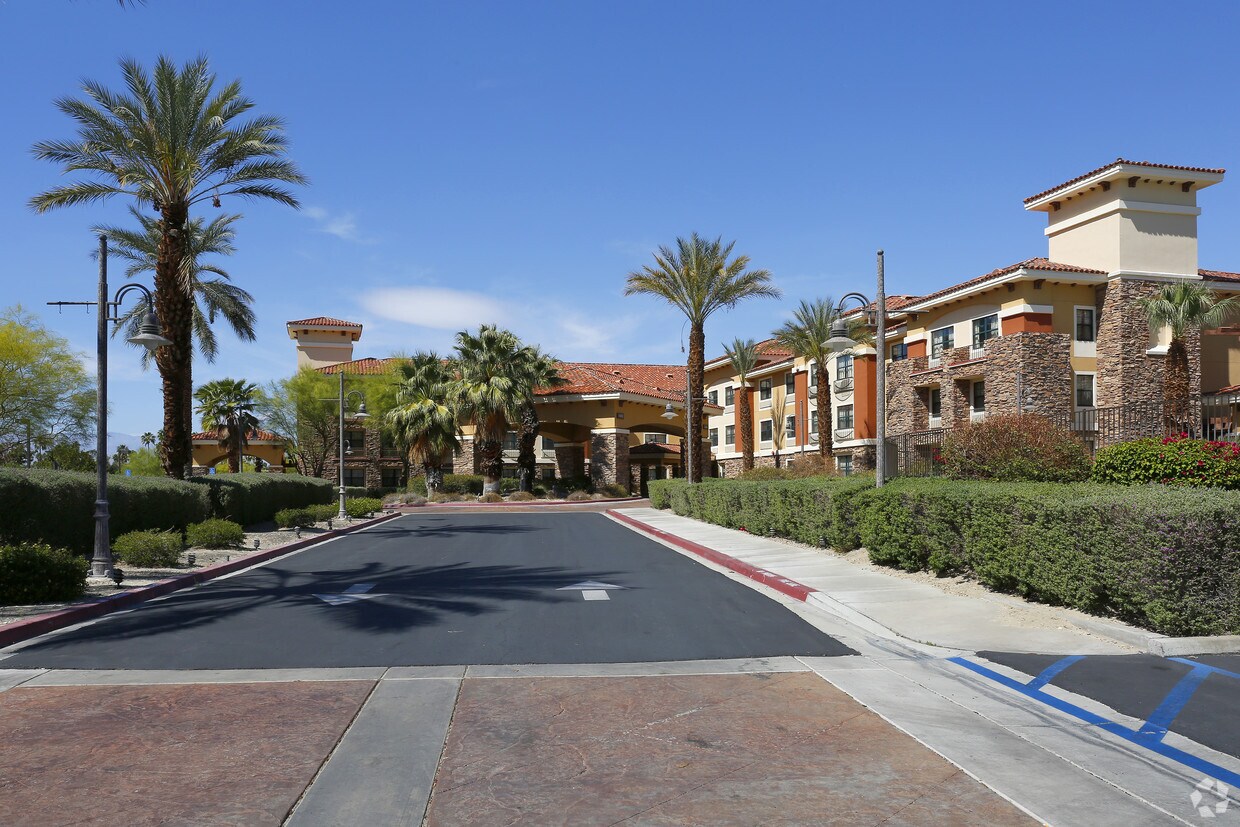 Furnished Studio - Palm Springs Apartments - 1400 E Tahquitz Canyon Way