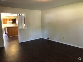Building Photo - 107-107 Jester Cir