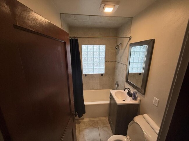 Building Photo - 506 Howard St