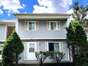 Building Photo - 124 Somerset Ln