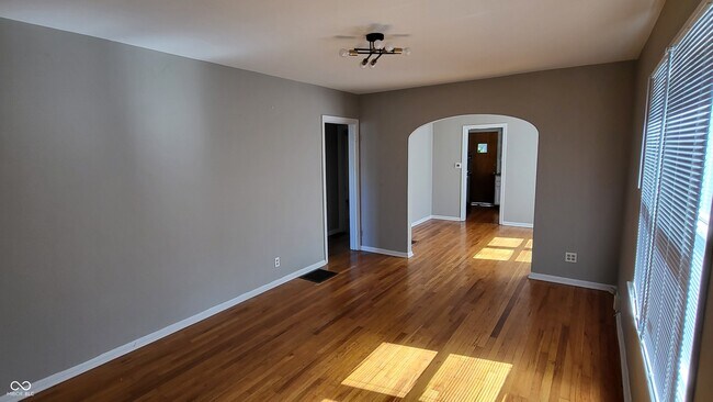 Foto del edificio - 5171 Evanston Ave
