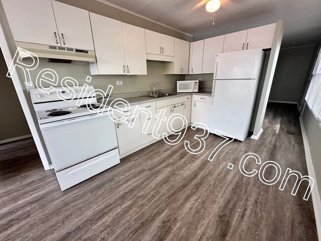 Building Photo - Updated 3 Bed 1 bath Home