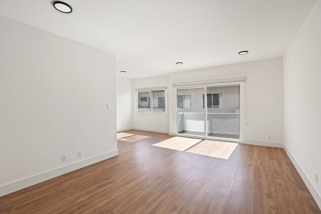 Building Photo - 11927 Kiowa Ave