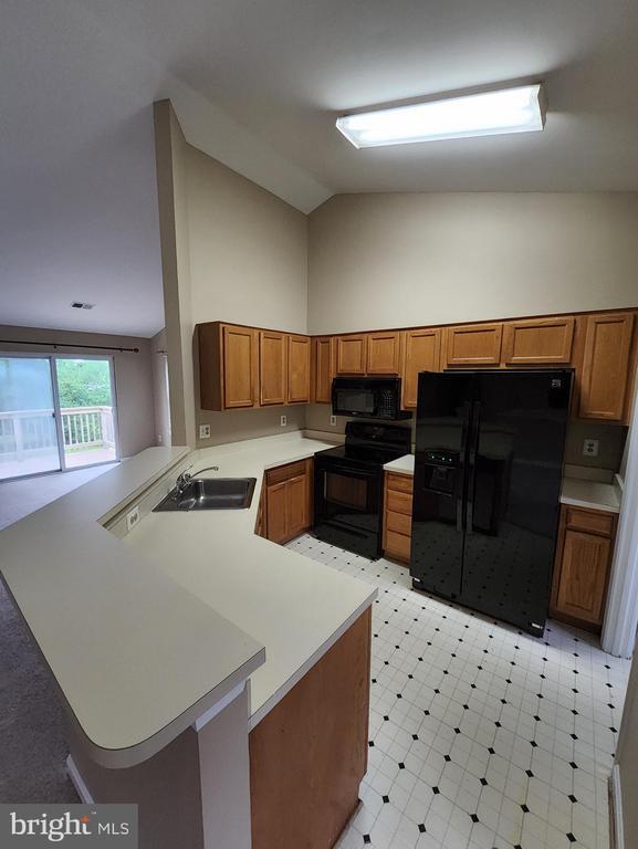 Building Photo - 218 Fernwood Pl