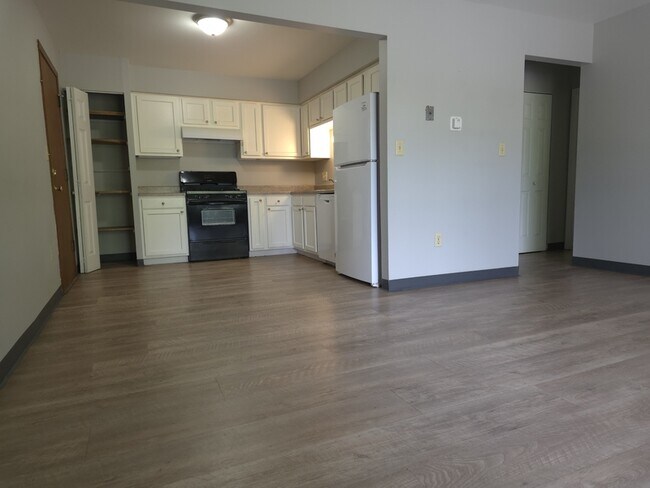 Foto del edificio - 348 E Marquette St