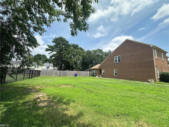 Foto del edificio - 4447 Rivermill Ct