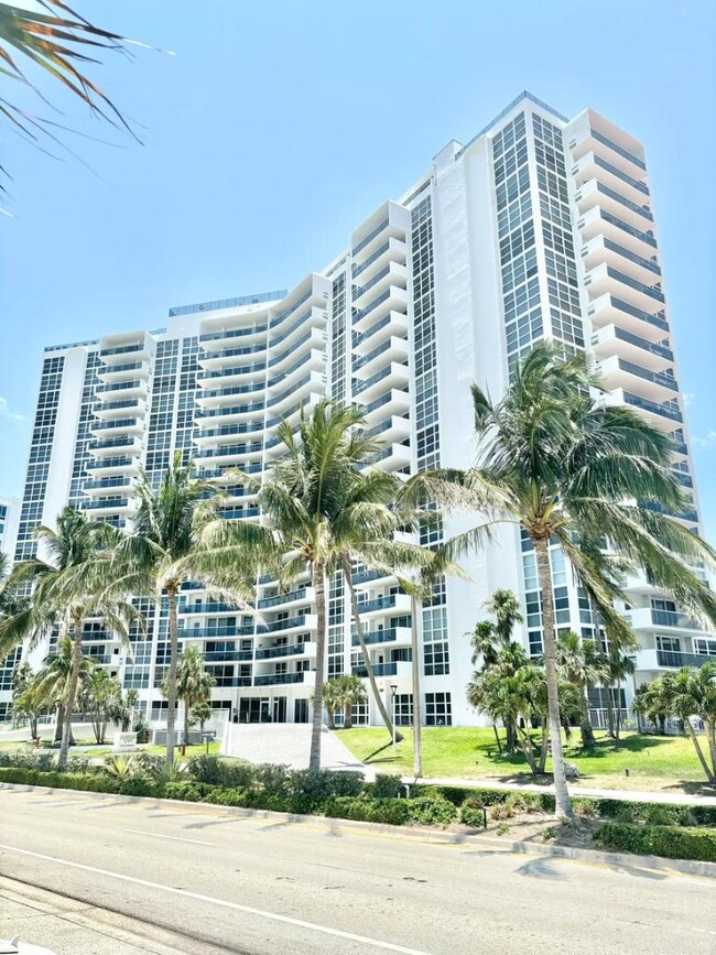 Foto del edificio - 2841 N Ocean Blvd