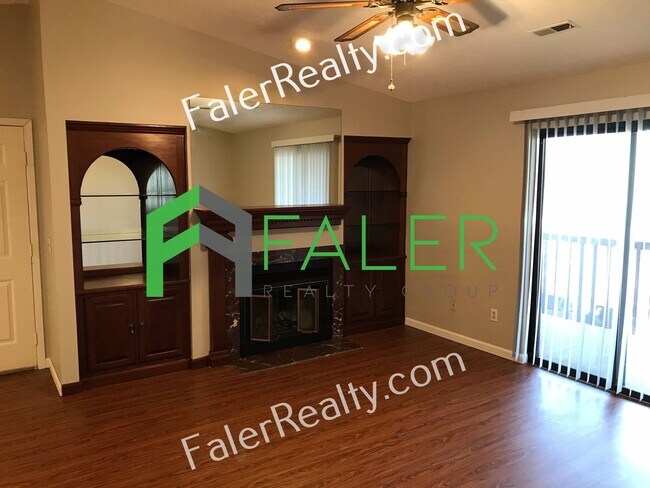 Building Photo - Beautifully Updated Second-Floor Condo