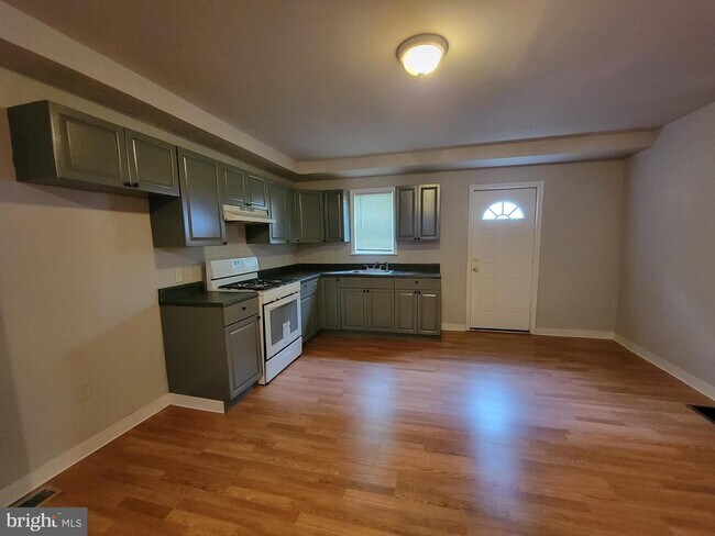 Foto del edificio - 411 W Raymond St