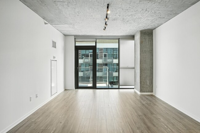 Foto del edificio - 1422 S Indiana Ave