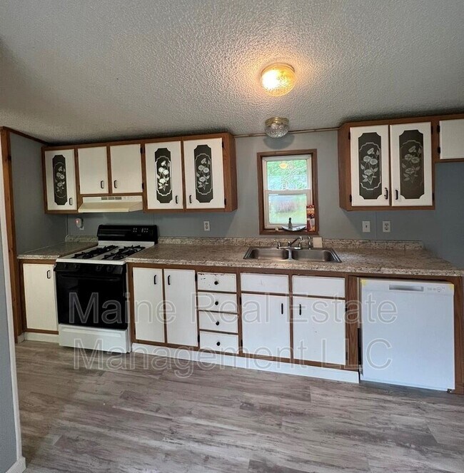 Building Photo - 11 Sweet Fern Dr