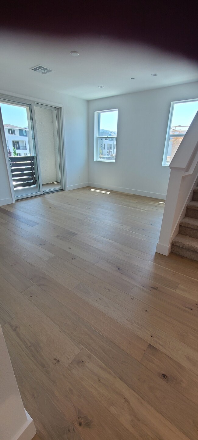 Building Photo - 5601 Linen Ct