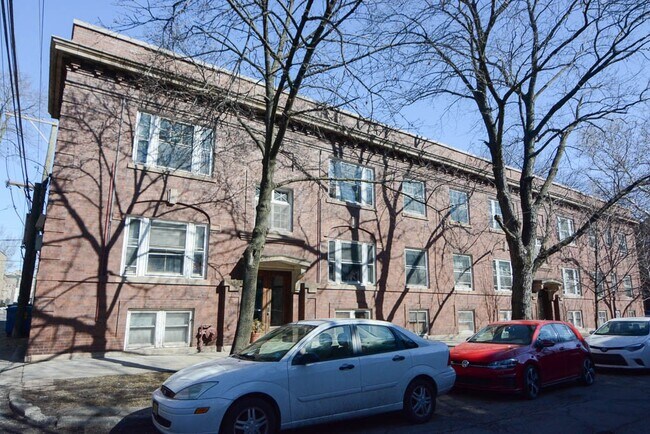 Building Photo - 1434 W Rosemont Ave