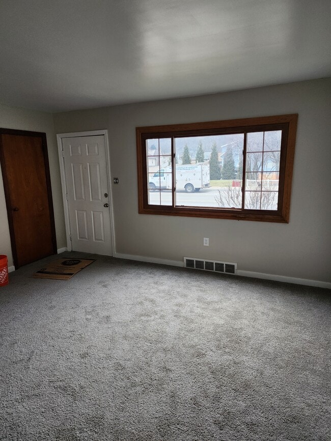 Living Room - 5103 Grand Ave