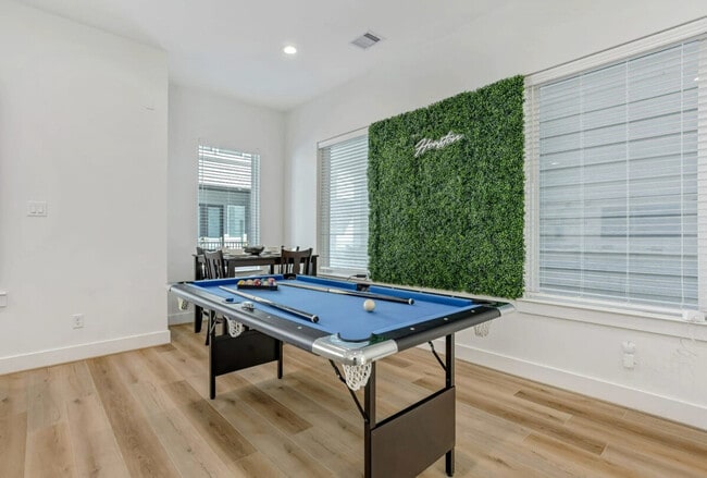 Foto del edificio - 3036 Live Oak St