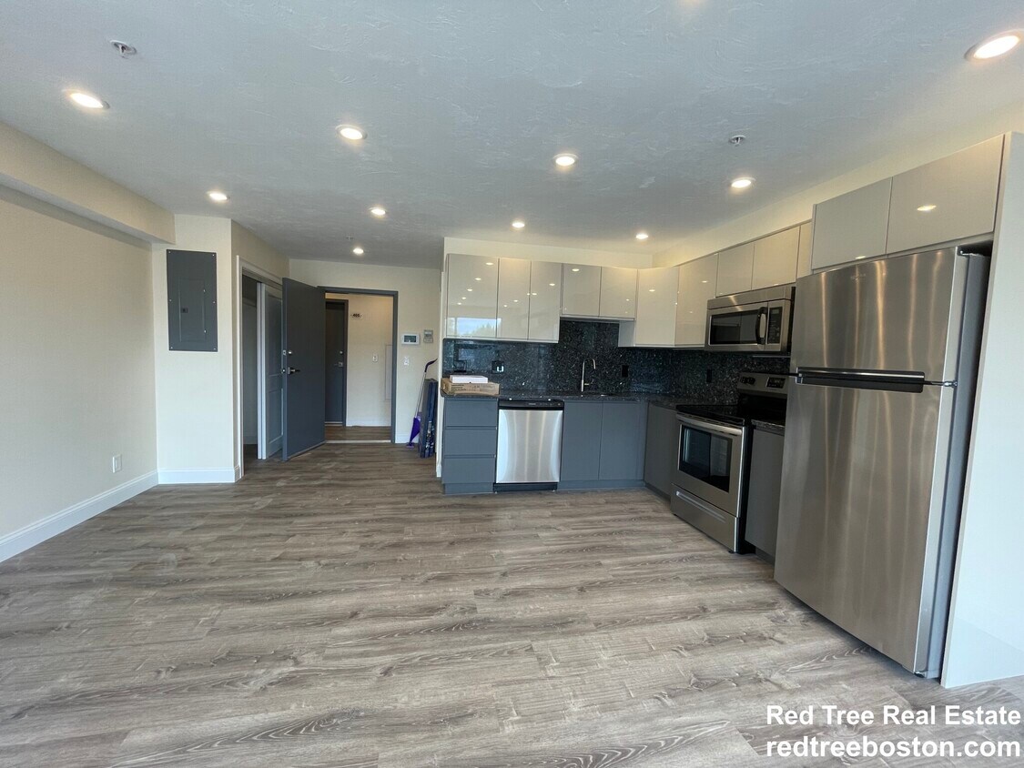 Foto principal - 1016 Commonwealth Ave