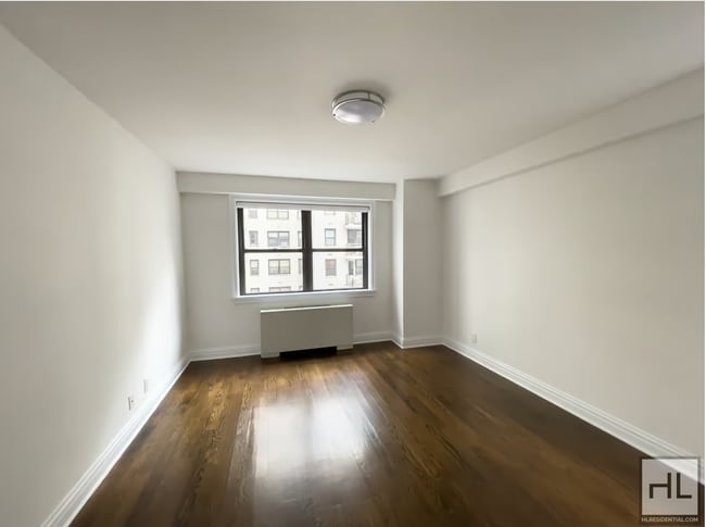 Foto del edificio - East 89th STREET