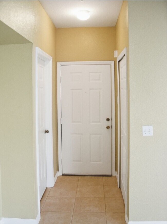 Foto del edificio - 2/2 Upgraded Spacious Condo in Park Central, Millenia area