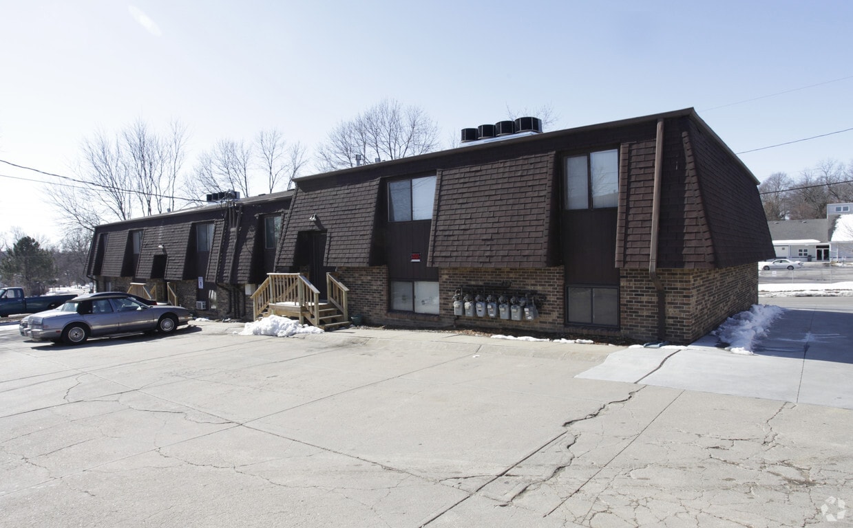 Building Photo - 2909 N 76th St