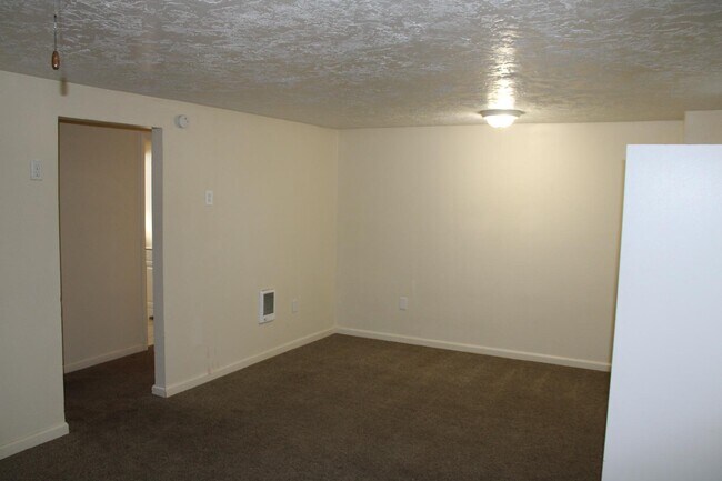 Building Photo - 575 Crimson Dr