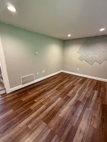 Building Photo - 87 Willard St