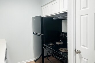 Building Photo - 301 Tri City Beach Rd