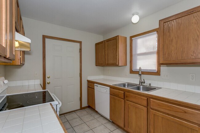 Building Photo - 535 S McComas St